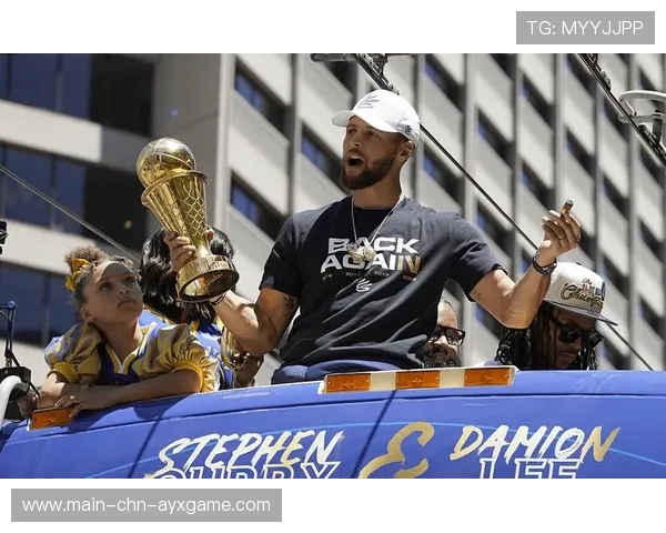 NBA冠军游行现场直击:城市沸腾的时刻 NBA冠军游行现场直击:城市沸腾的时刻