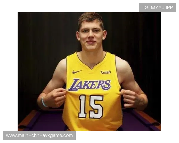 小瓦格纳连续创造外线空间,奥兰多压制对手