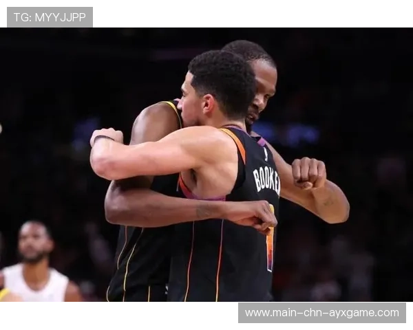 布克单场爆发,凤凰城压制对手 布克单场爆发,凤凰城压制对手