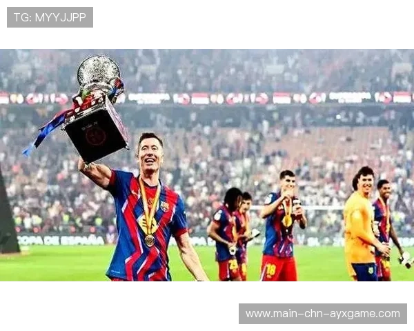 巴萨莱万禁区背身回做队友低射得分，展现顶级球员素质！